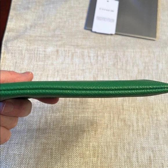 Coach Green Leather Wristlet NWT gold trim. - Picture 9 of 11